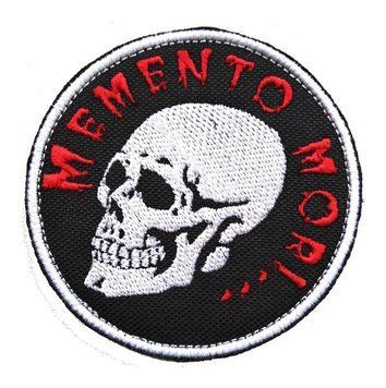 Вишитий шеврон "Memento mori" на липучці 25 фото